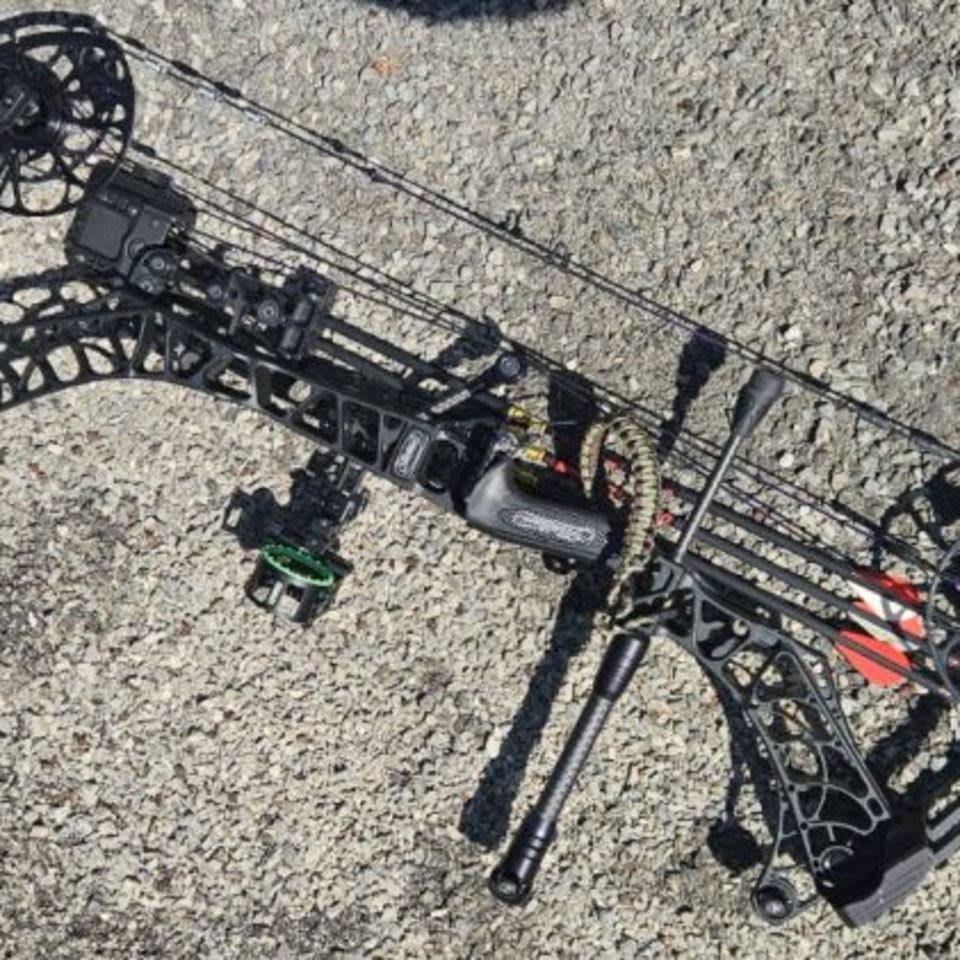Post 2 - Mathews v3 31 Compound Bow