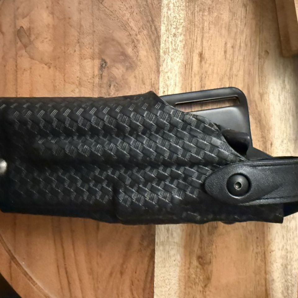 Post 2 - Safariland 6365 RH (OBO)