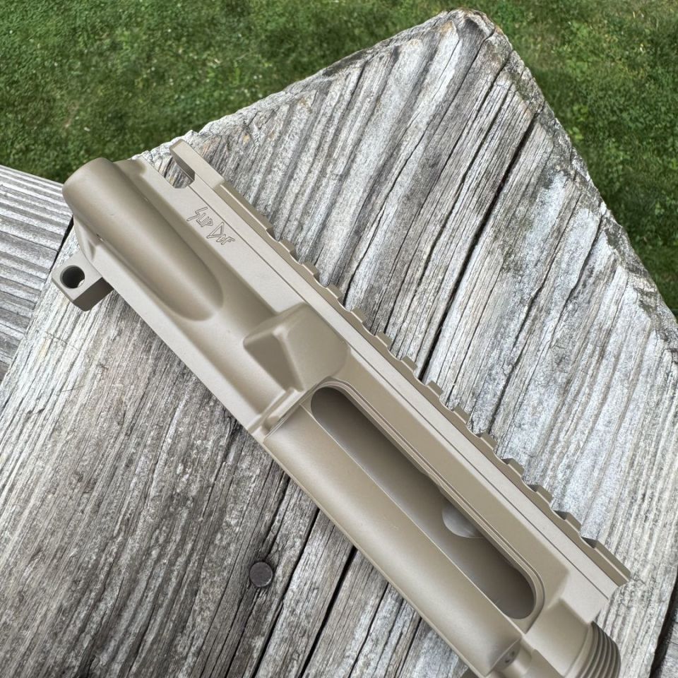 Post 1 - Supdef upper in taupe