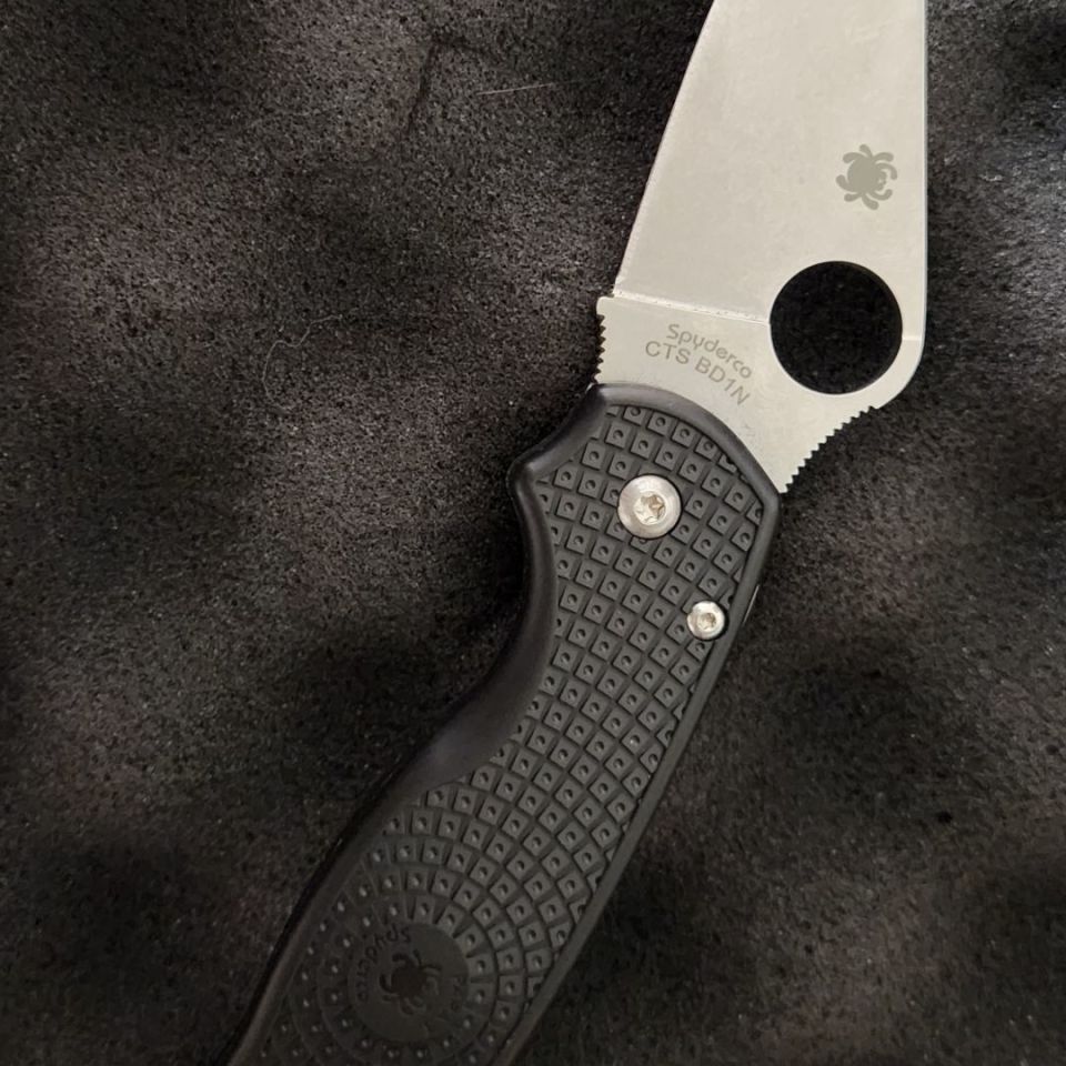 Post 2 - Spyderco Para 3 Lightweight