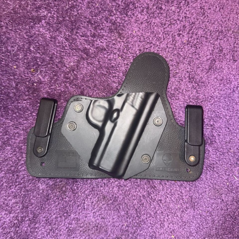 Post 1 - Alien gear IWB holster 