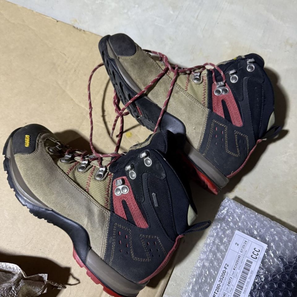 Post 2 - Fugitive GTX Hiking Asolo