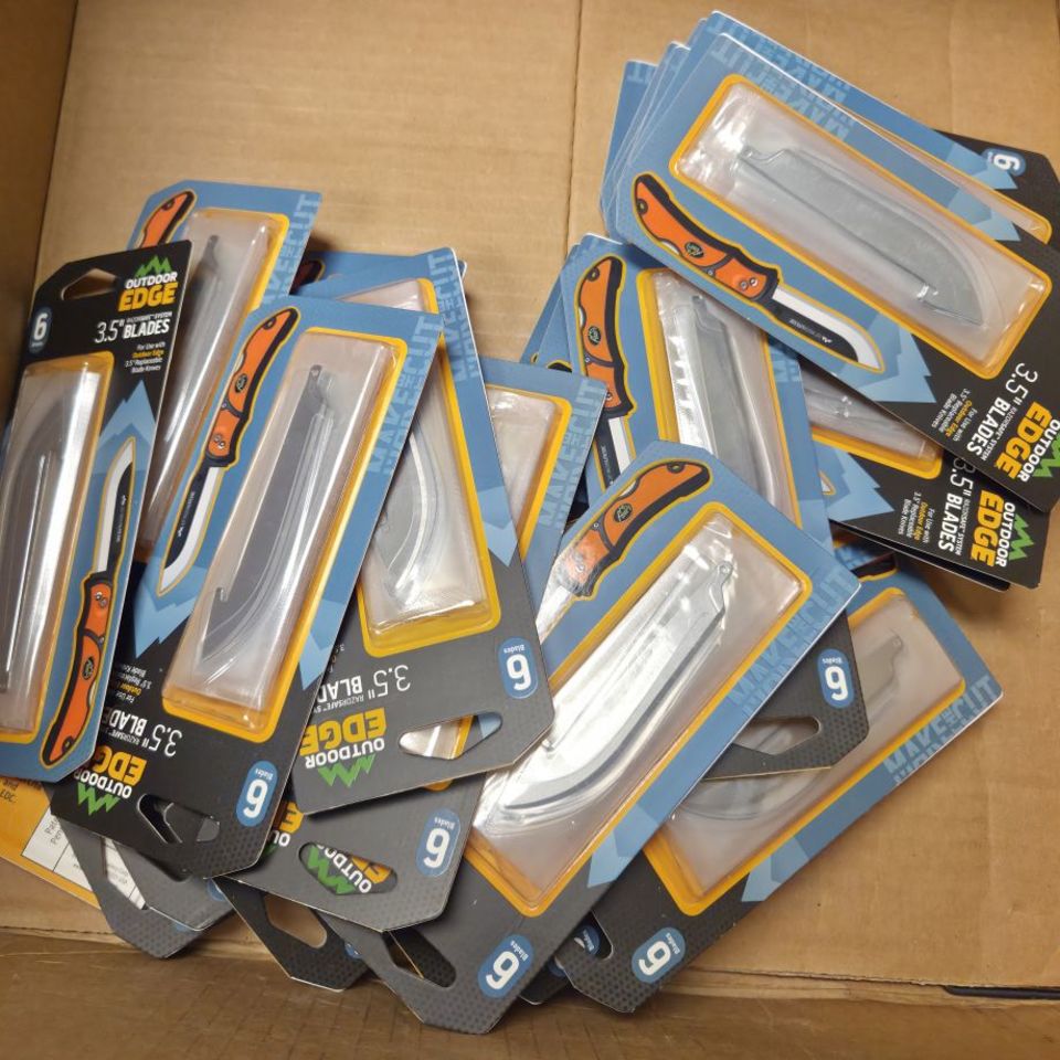 Post 1 - Outdoor Edge Blades, Lot of 24