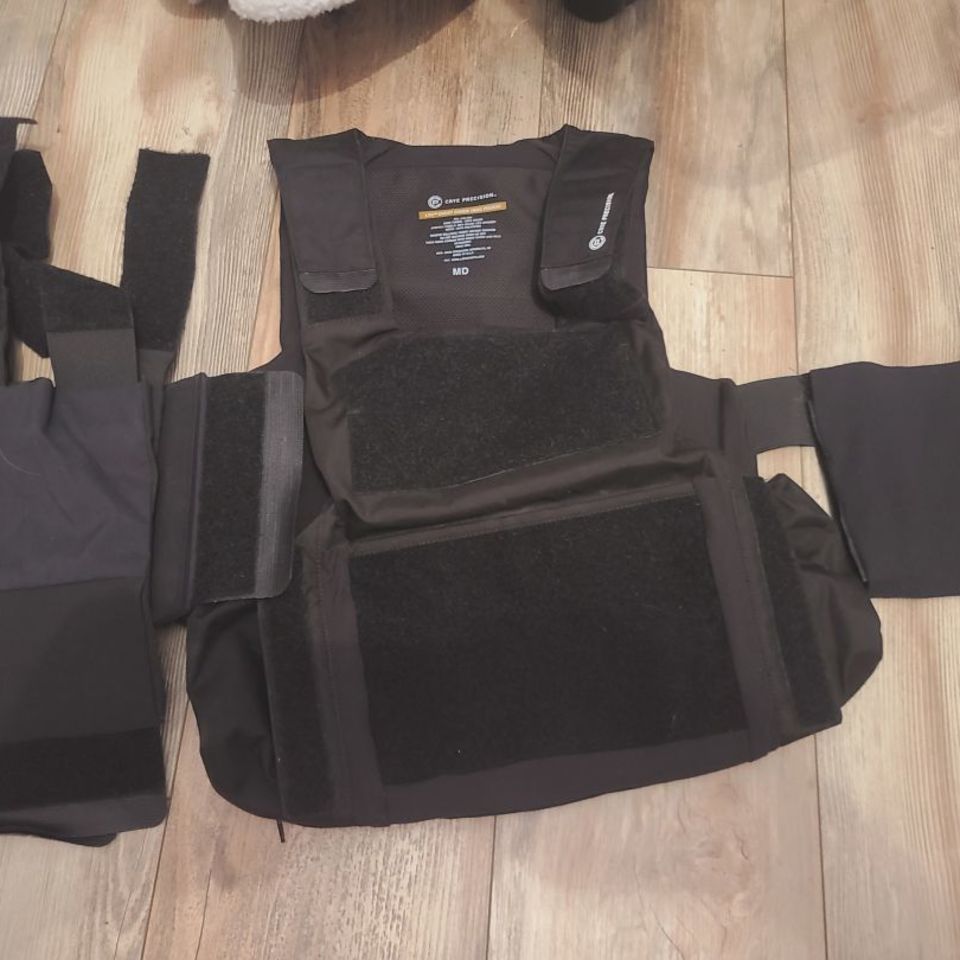 Post 3 - Crye LVS Overt Mag Cover