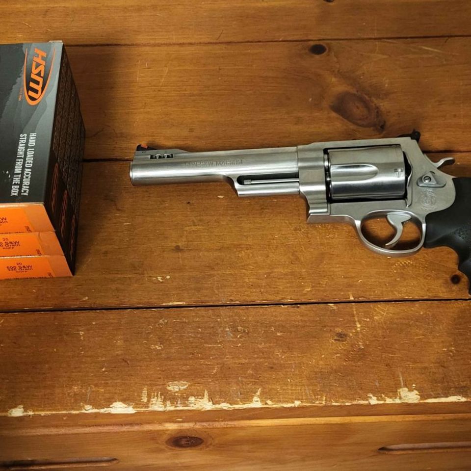 Post 1 - Smith and Wesson 500 Magnum 6" with holster