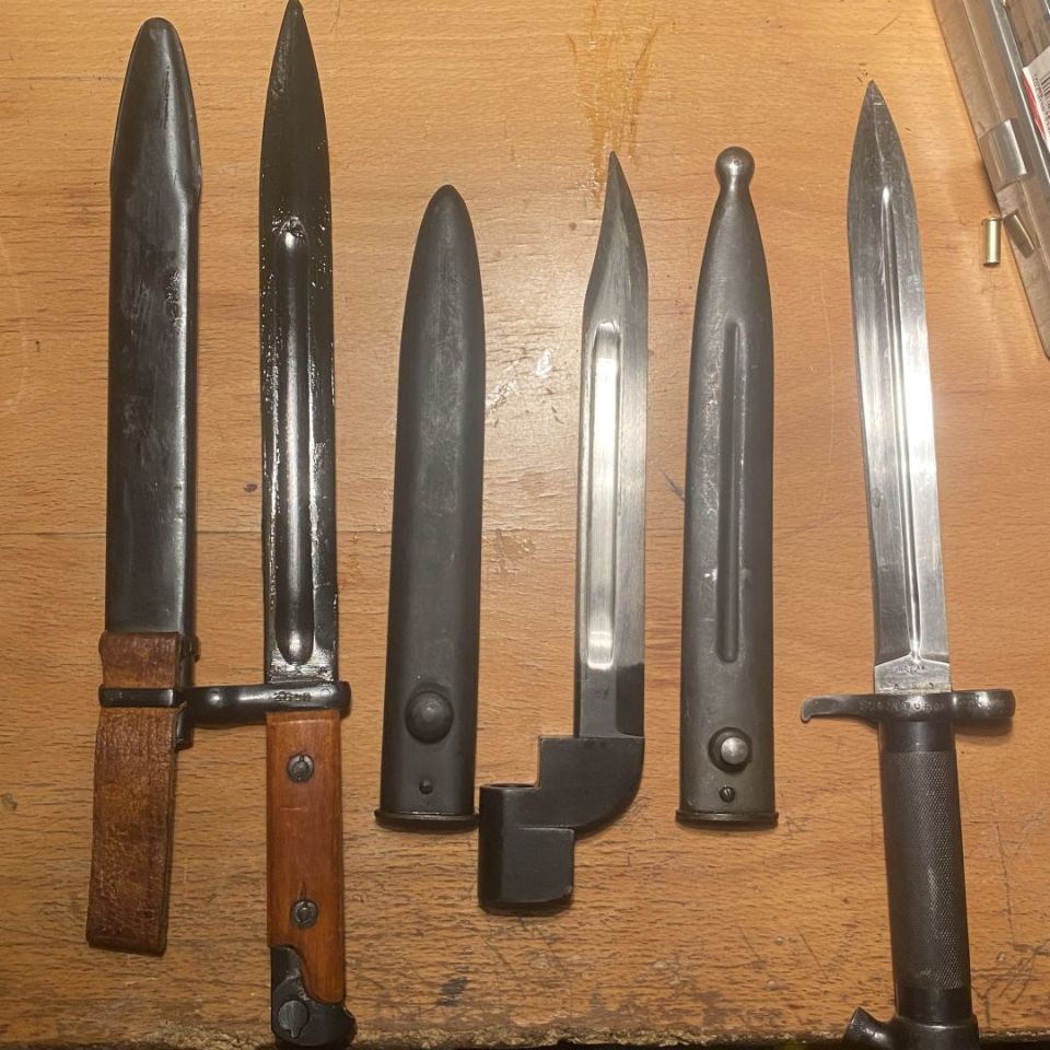 Post 5 - WWII Bayonet lot