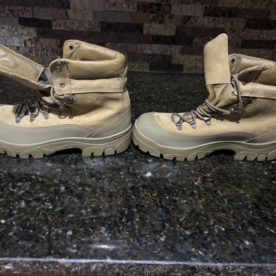 Post 5 - Bates E03412C boots size 10 W