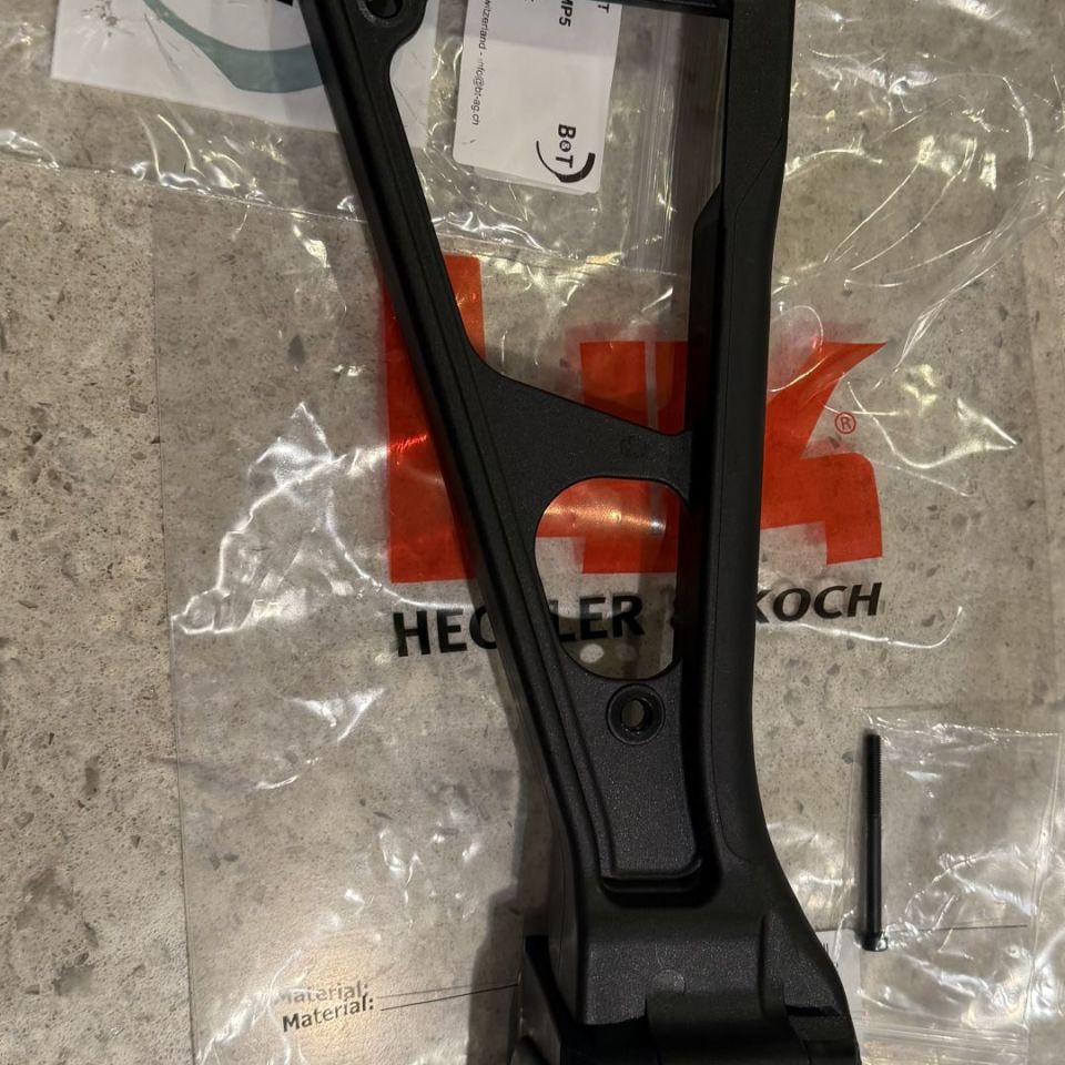 Post 1 - HK/BT-UMP Folder-MP5