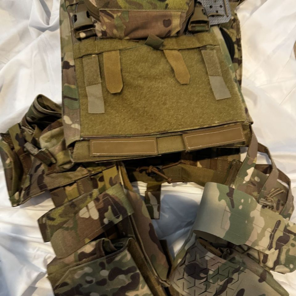 Post 1 - Crye AVS Lrg w extras, new OBO