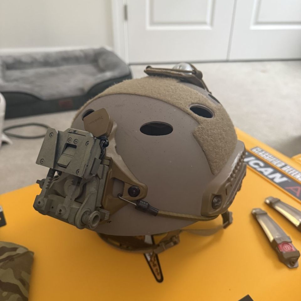 Post 1 - L/XL Ops Core Carbon Package