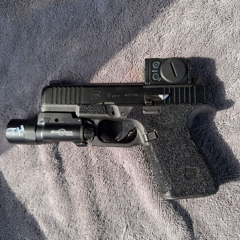Post 4 - Glock 19 