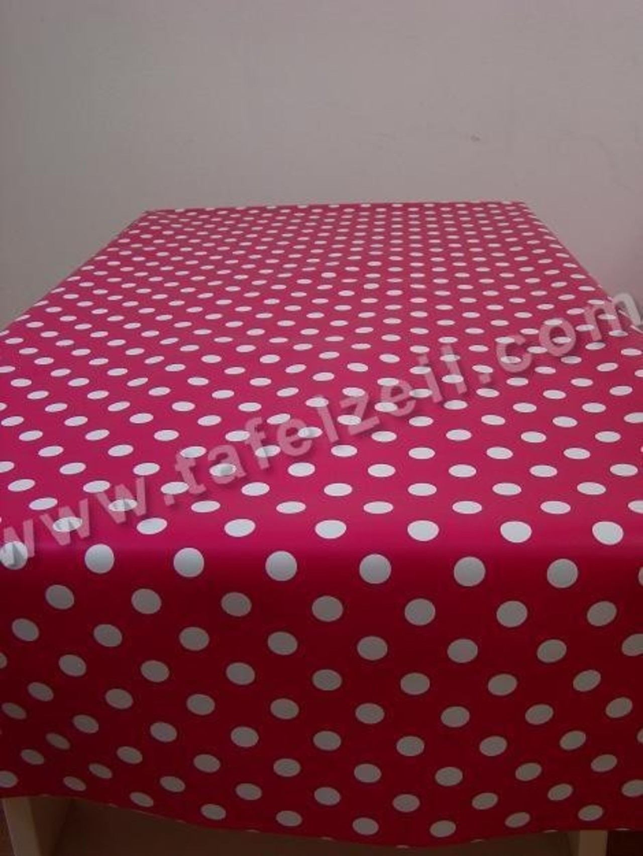Stip wit op fuchsia
