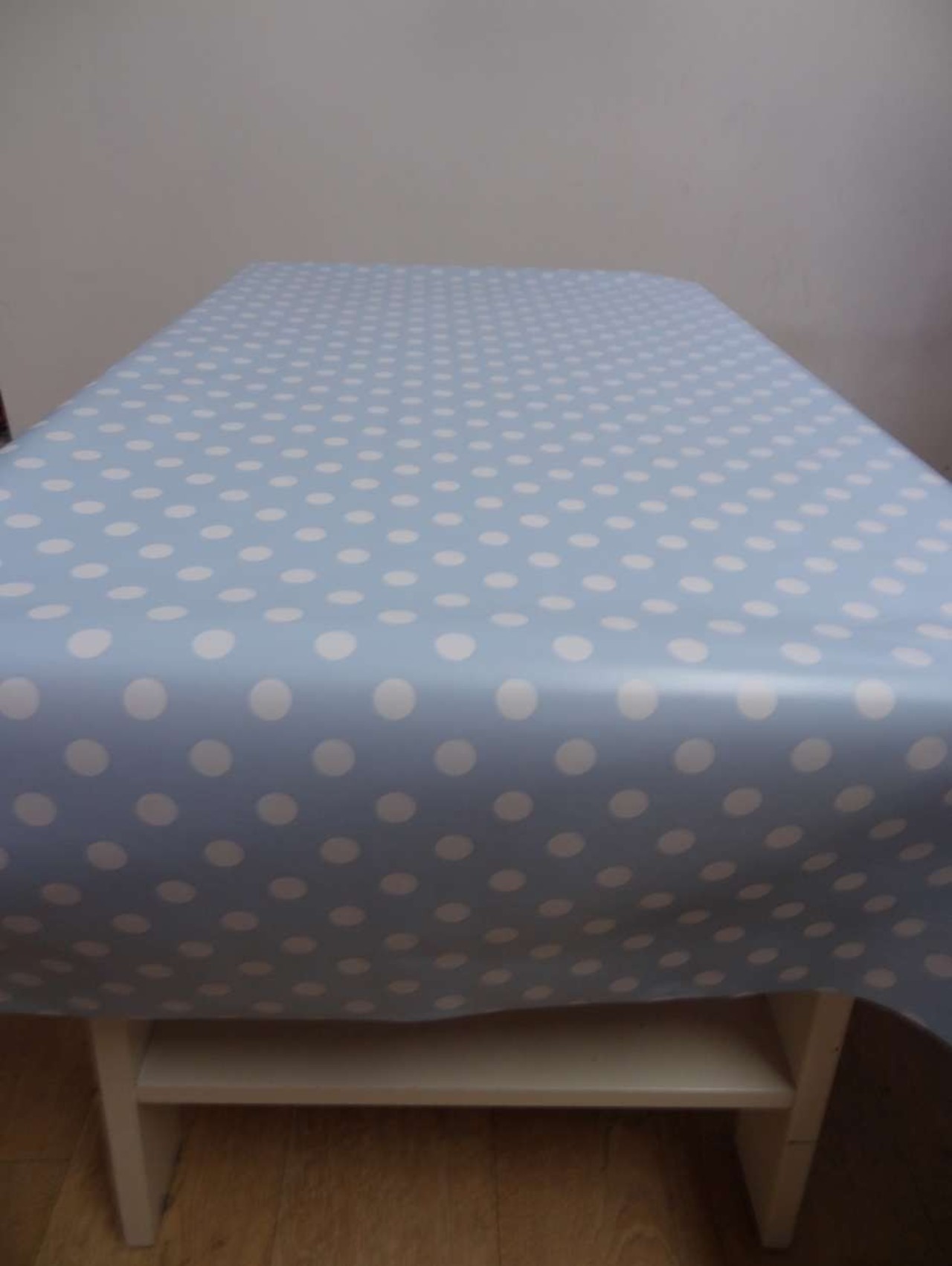 Stip wit op babyblauw