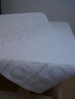 Tafelloper wit roosje opengewerkt