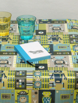 Tafelkleed op maat – 100% katoen met matte PVC coating – groen robotjes print – afwasbaar – uitwasbaar op 30°C