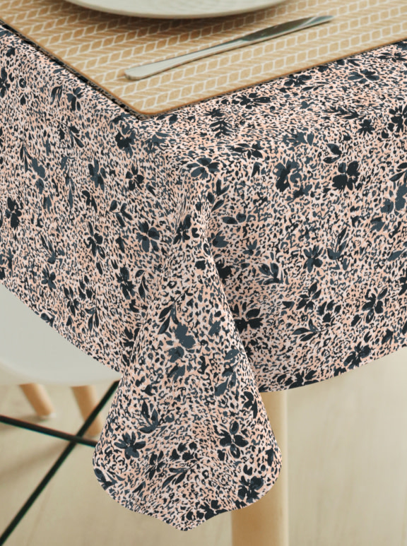 HGFHGDM Verse Paarse Bloemen 3D Tafelkleed Polyester HGFHGDM Verse Paarse Bloemen 3D Tafelkleed Polyester