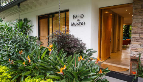 Patio del Mundo