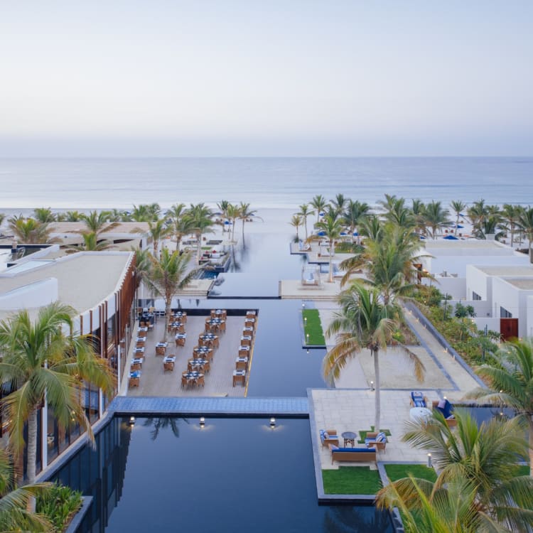 Ansicht vom Pool des Anantara Al Baleed Resort in Salalah