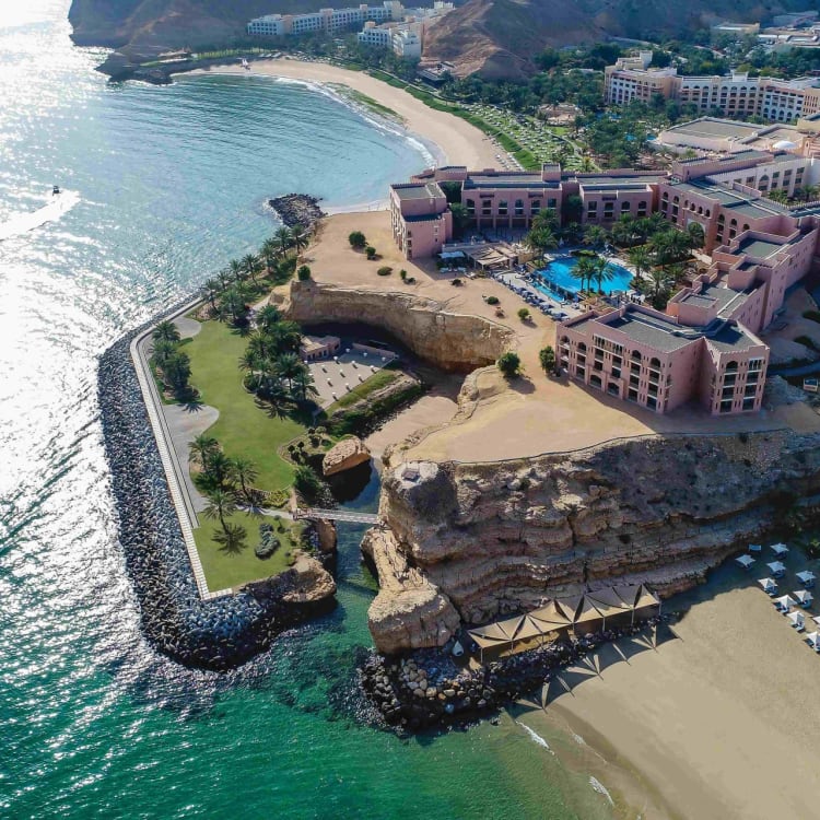 Ansicht auf das Shangri La Al Husn Resort and Spa Hotel in Oman