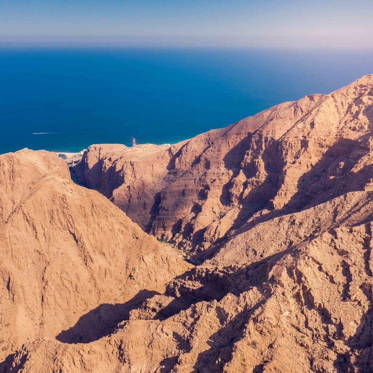 Hadjar Gebirge mit Blick auf den Golf von Oman