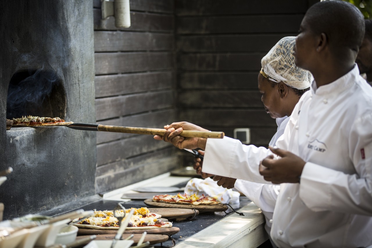 Pizzabacken im Abu Camp