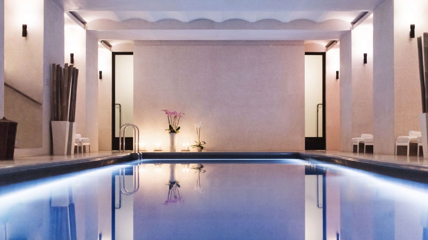 Akasha Pool im Wellness-Bereich