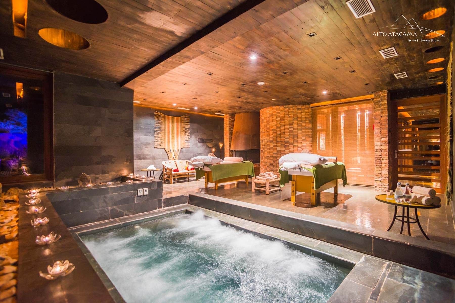 Innenansicht des Spabereichs mit Pool des Alto Atacama Desert Lodge and Spa