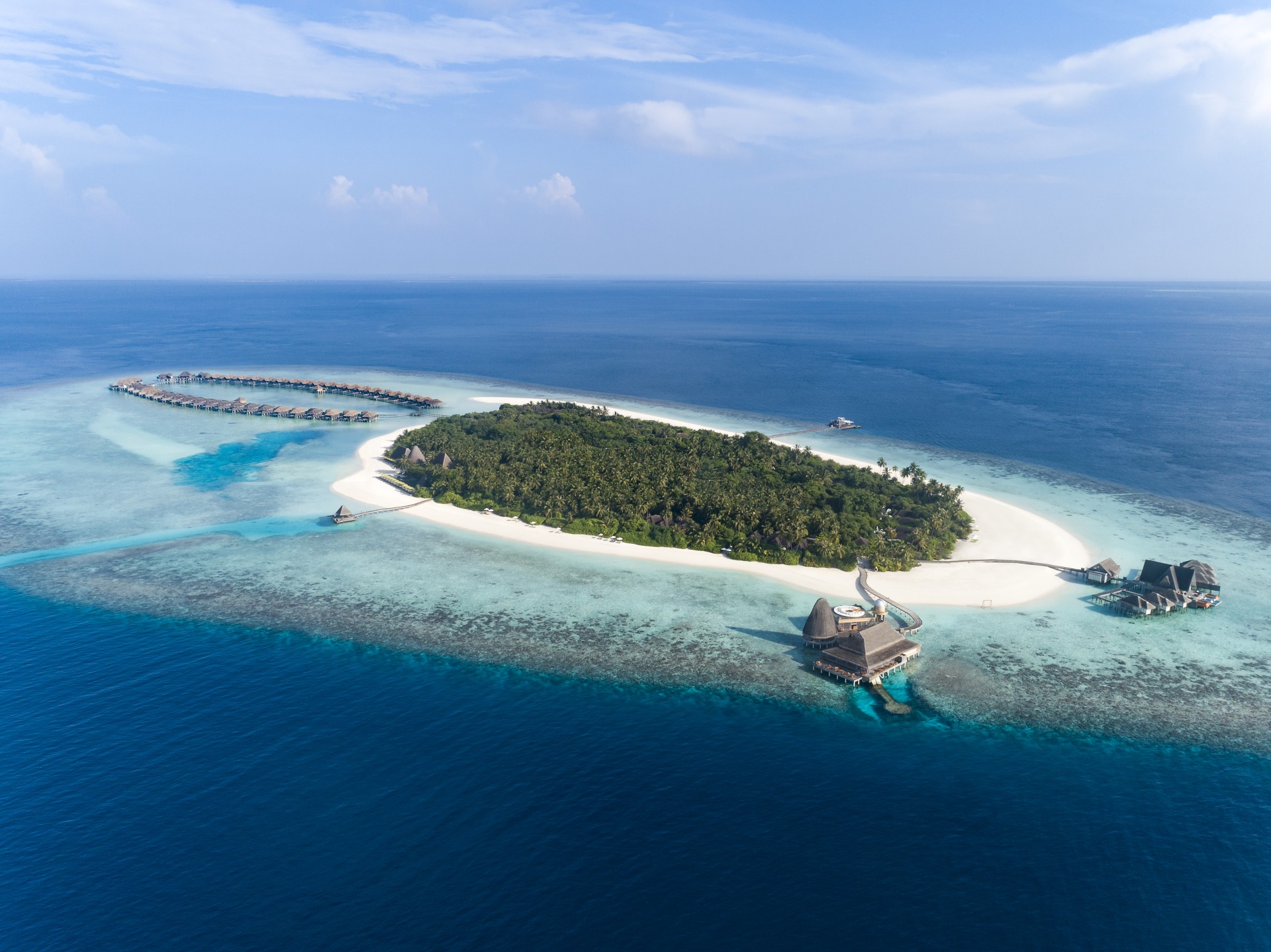 Luftaufnahme des Anantara Kihavah Maldives