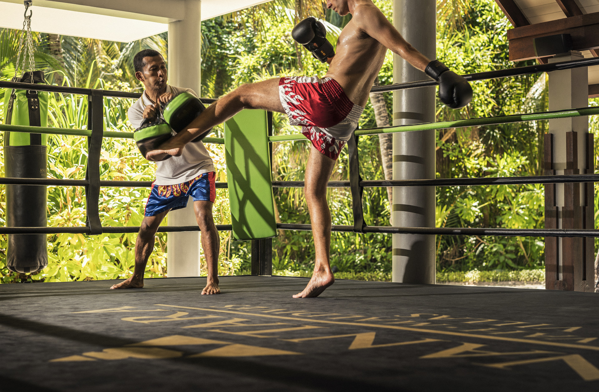 Thai Boxen im Anantara Kihavah Maldives