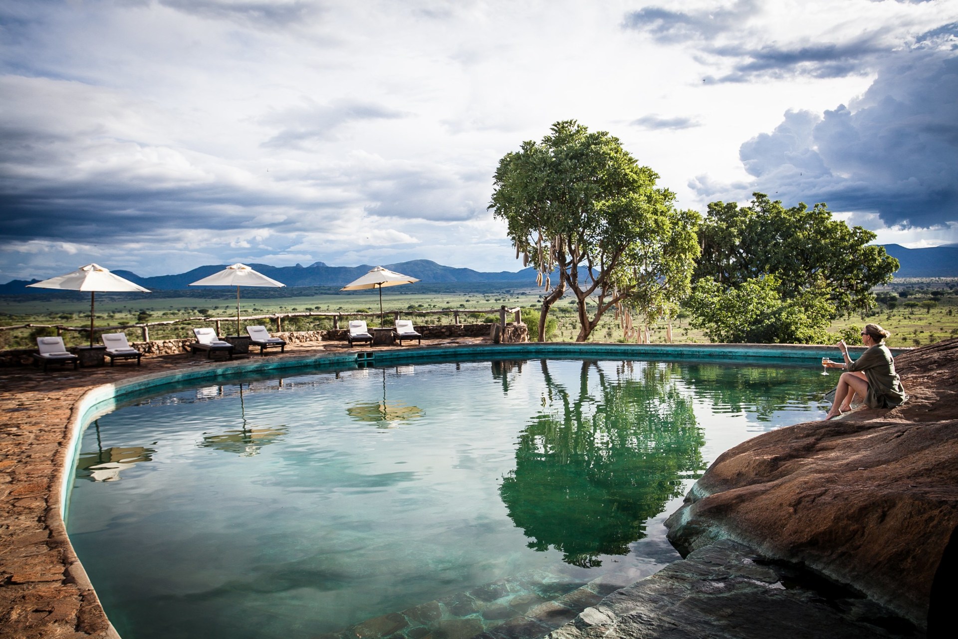 Swimmingpool der Apoka Safari Lodge