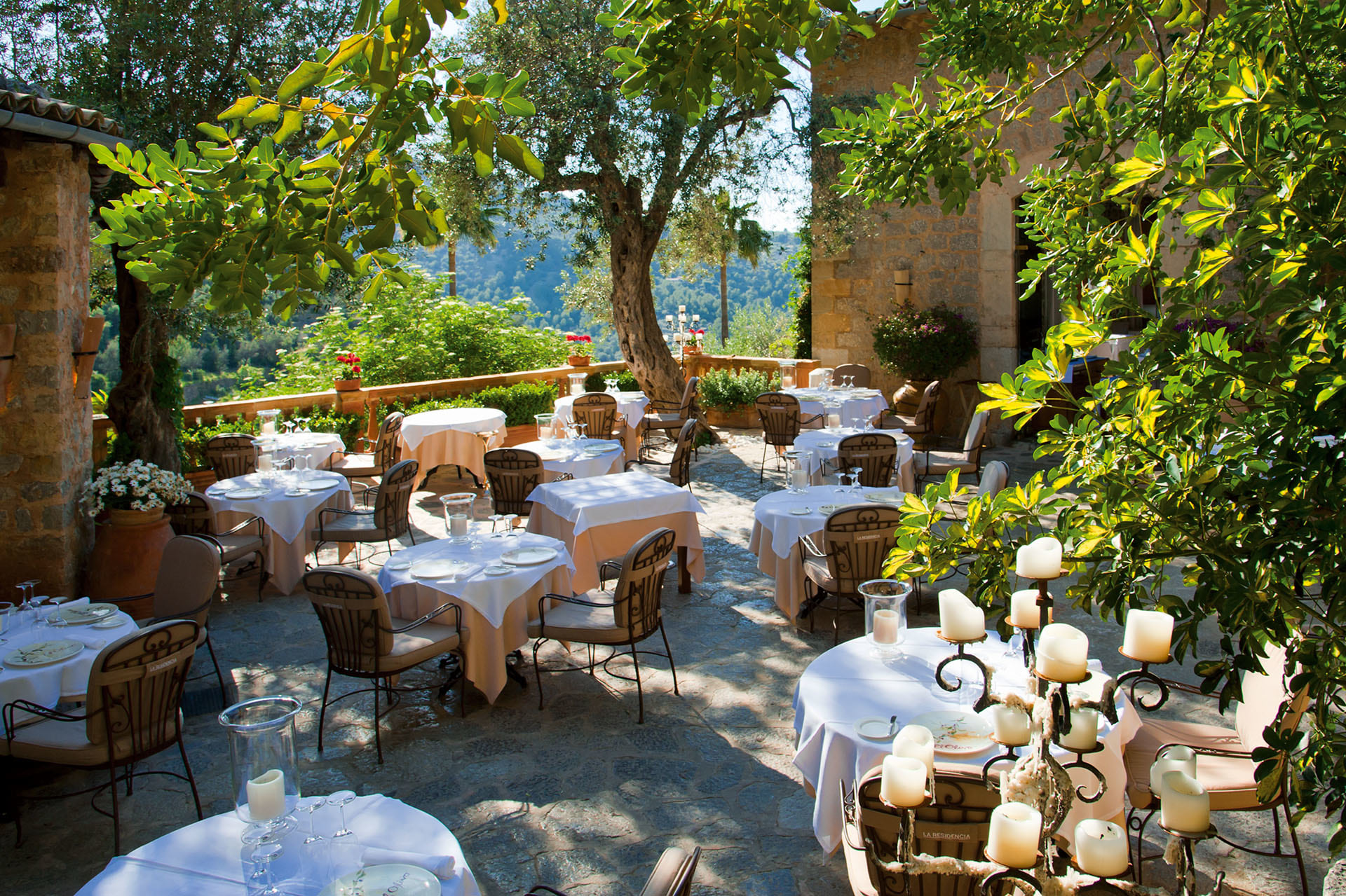 Restaurantterrasse im Belmond La Residencia 