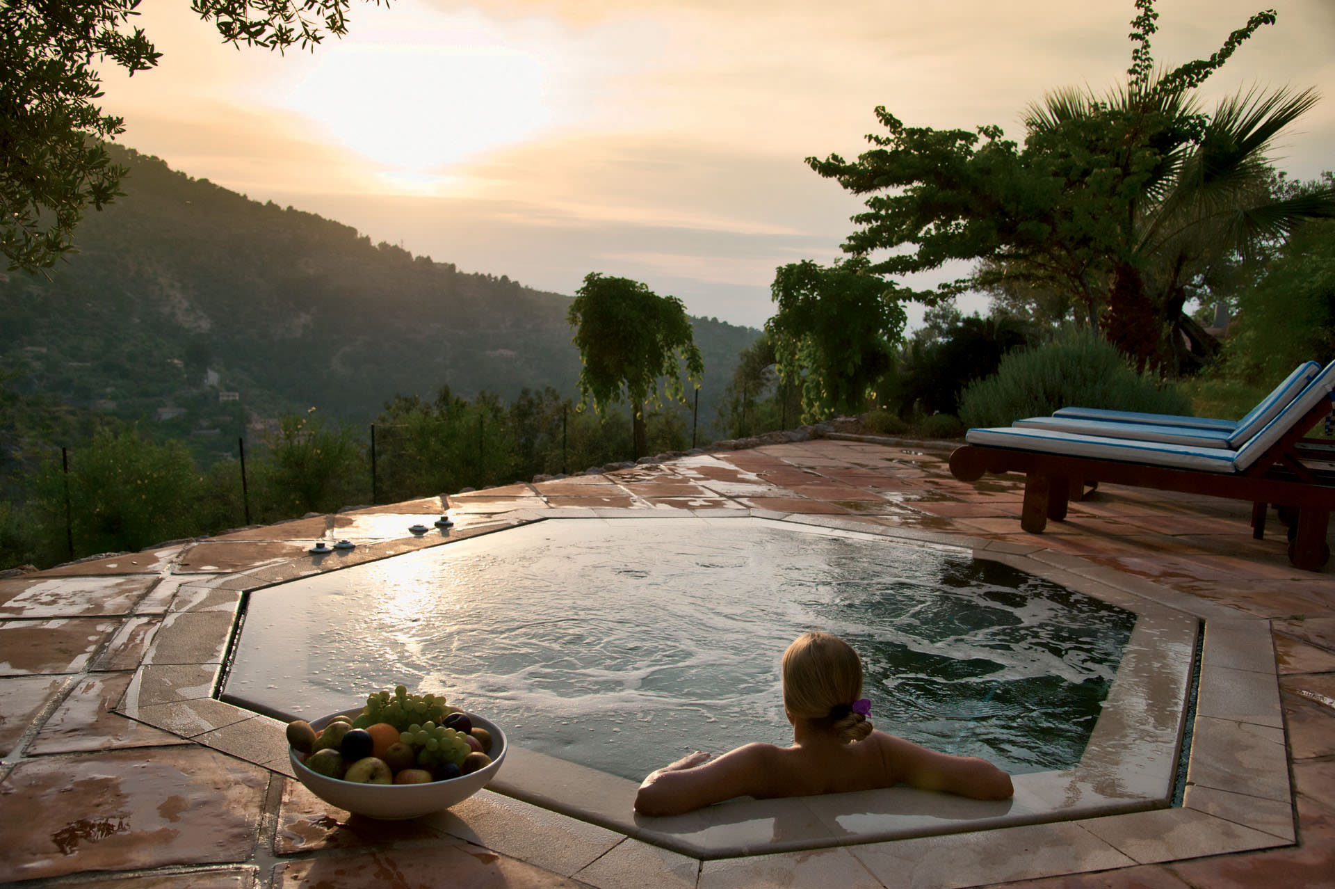 Whirlpool mit Blick aufs Mittelmeer vom Belmond La Residencia aus