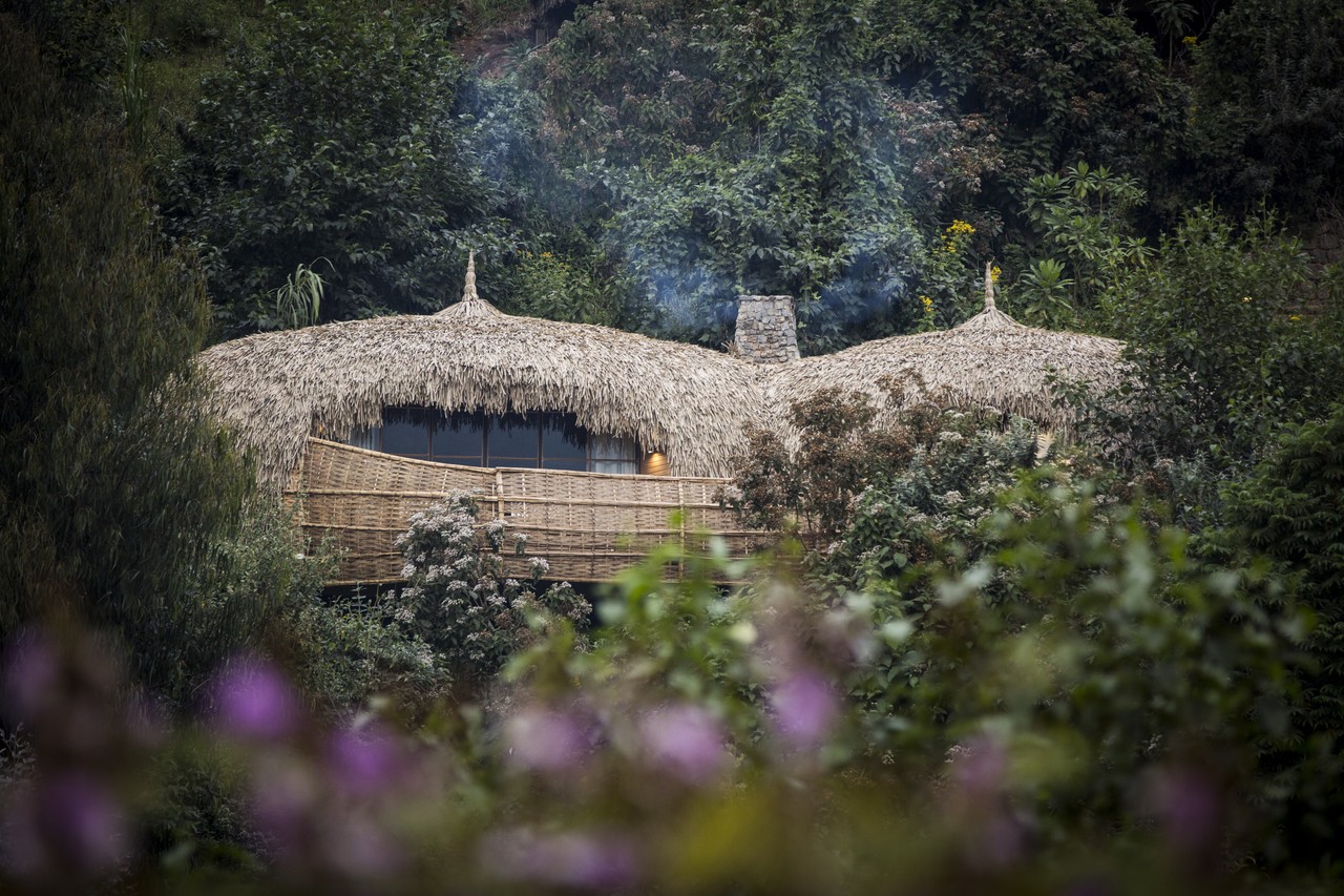 Aussenansicht Suite der Bisate Lodge