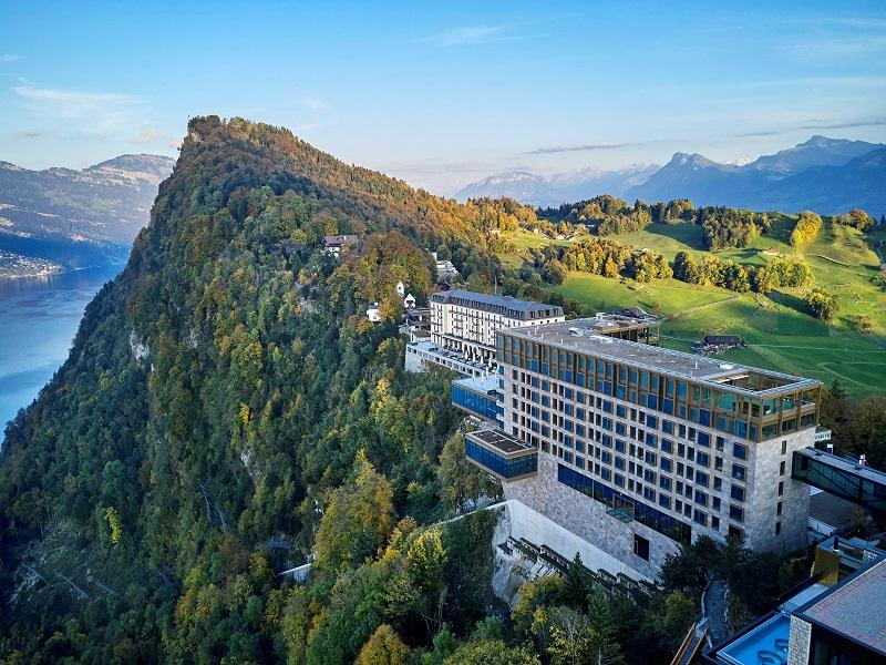 Luftaufnahme des Hotels Buergenstock