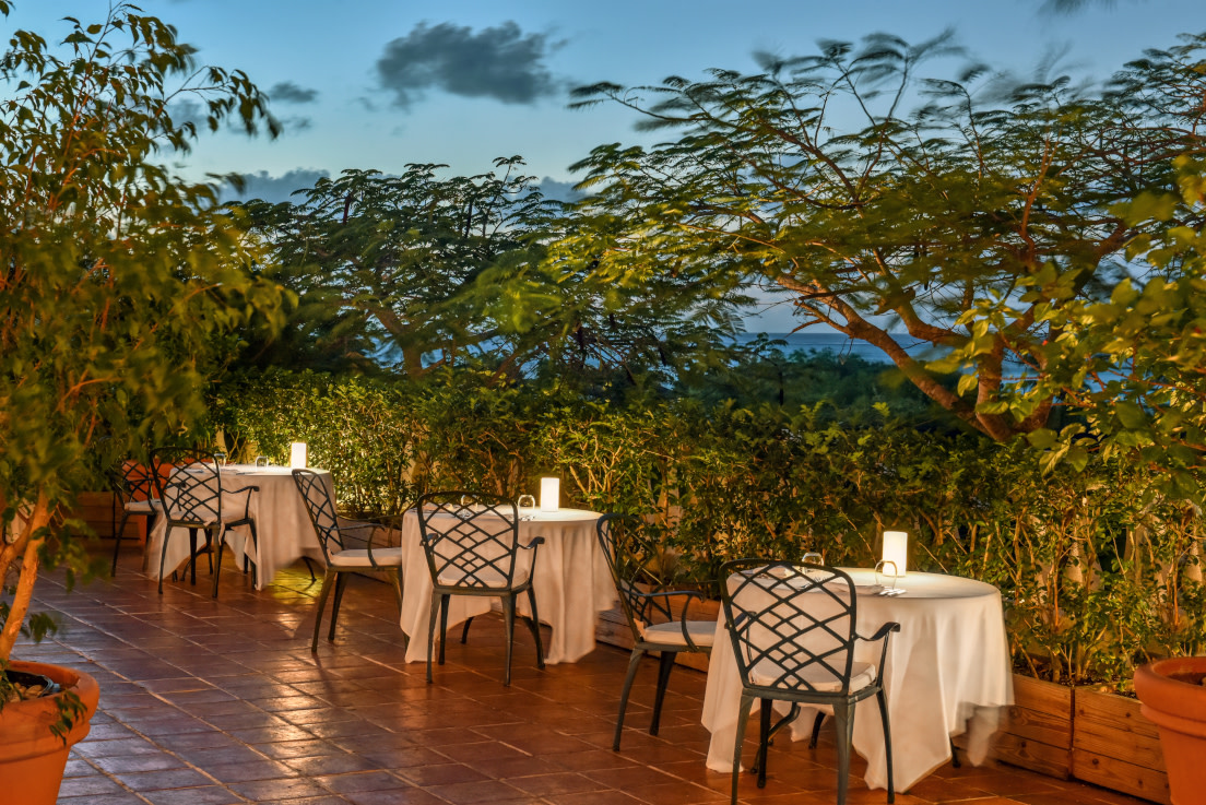 Außenansicht des Terrace Restaurants des COMO Parrot Cay