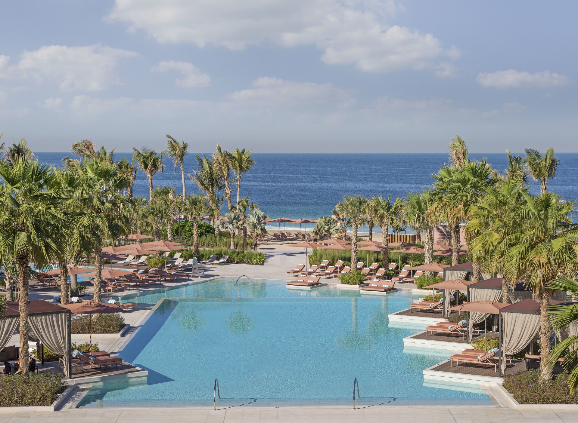 Neptune Pool mit Blick auf das Meer