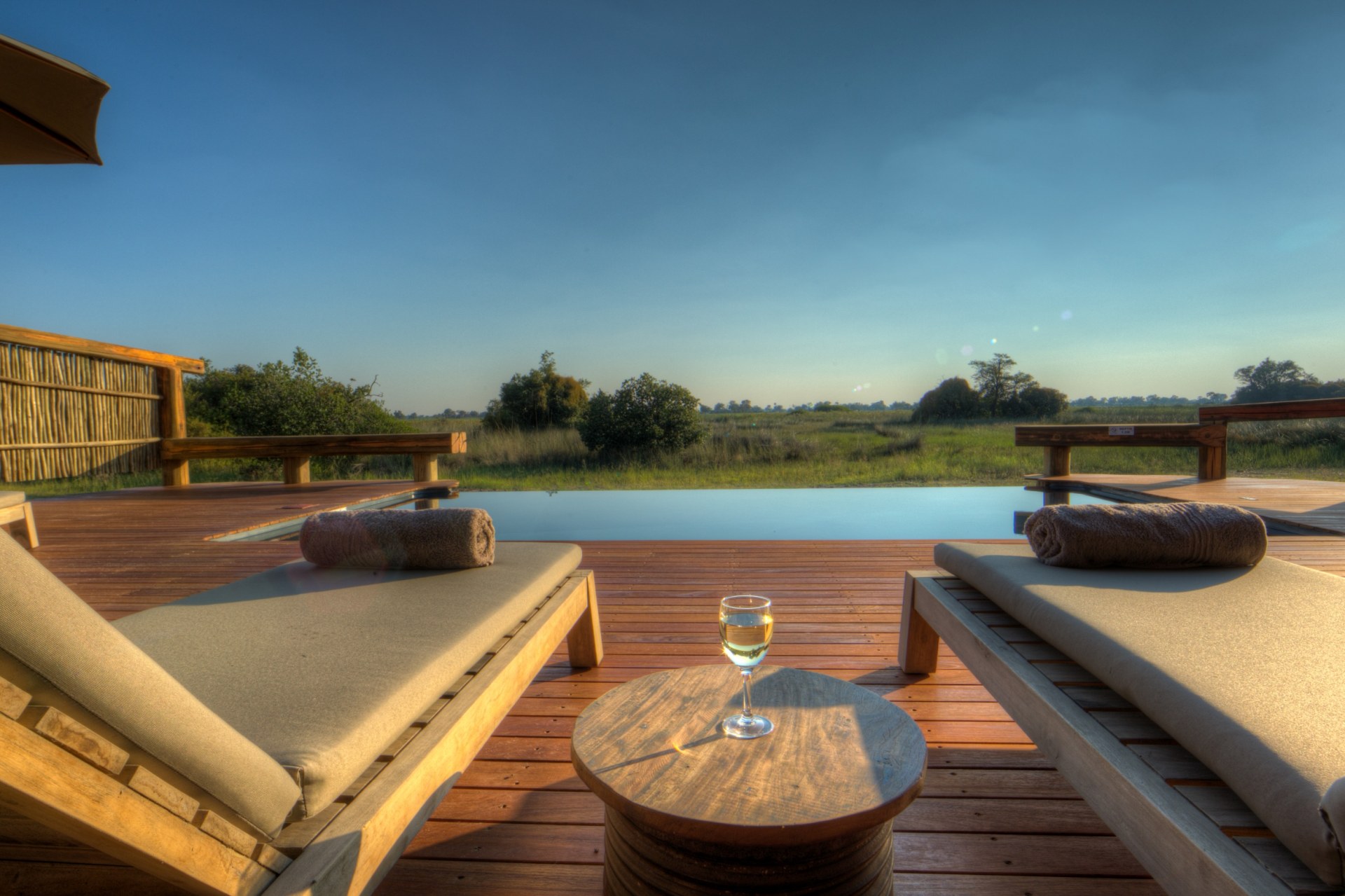 Aussicht vom Swimmingpool im Camp Okavango