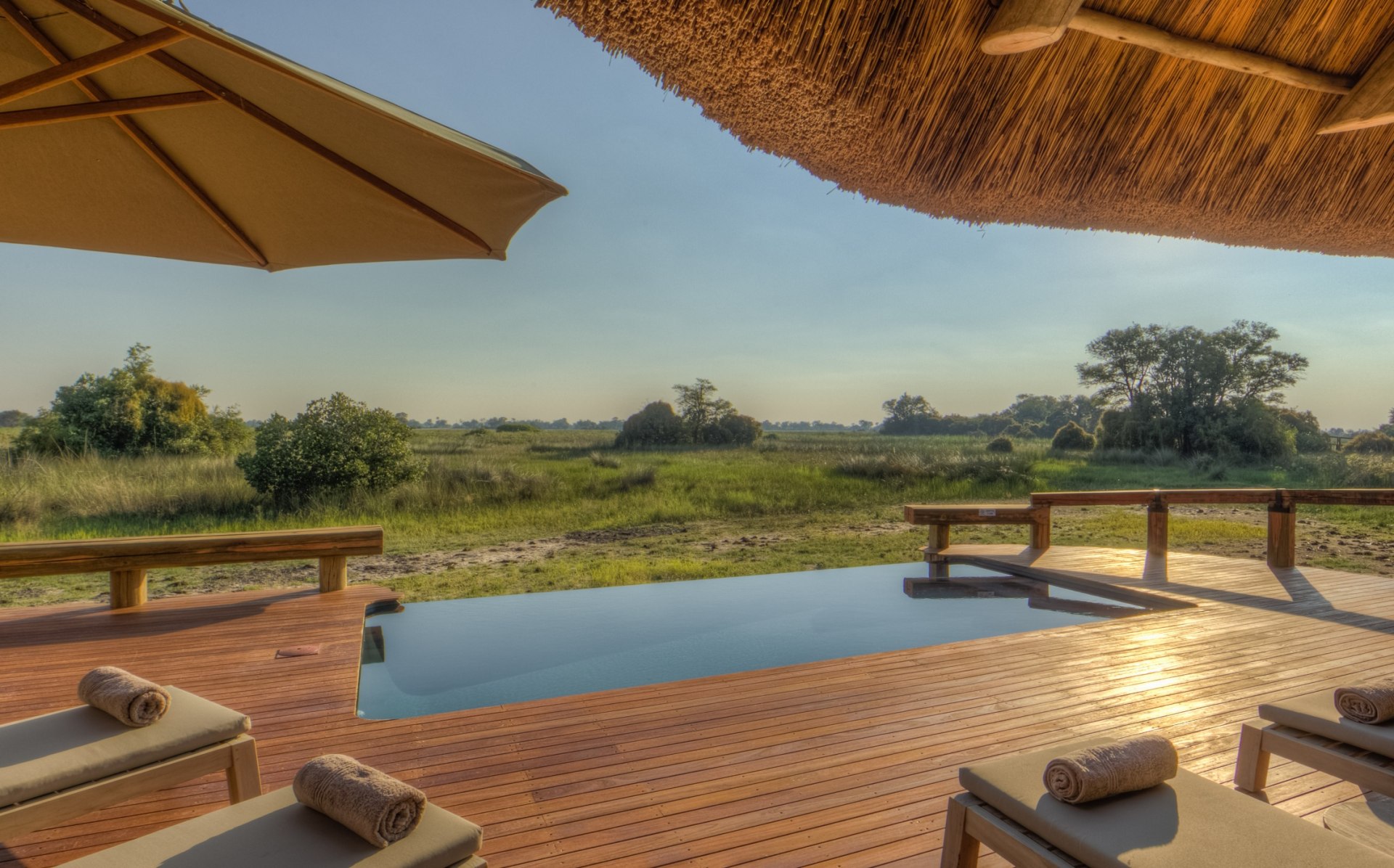 Swimmingpool des Camp Okavango