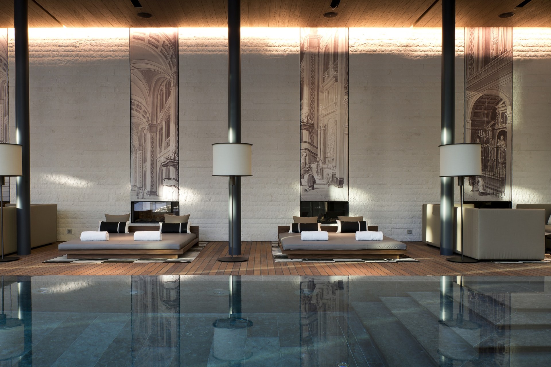 Pool Lounge des Chedi Andermatt