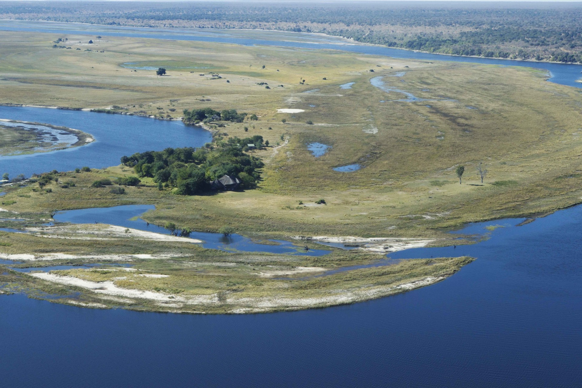 Luftaufnahme der Chobe Savanna Lodge