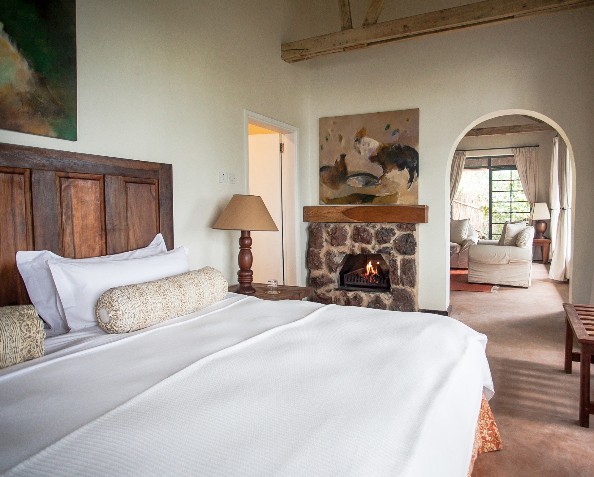 Innenansicht eines Gaestezimmers der Clouds Mountain Gorilla Lodge
