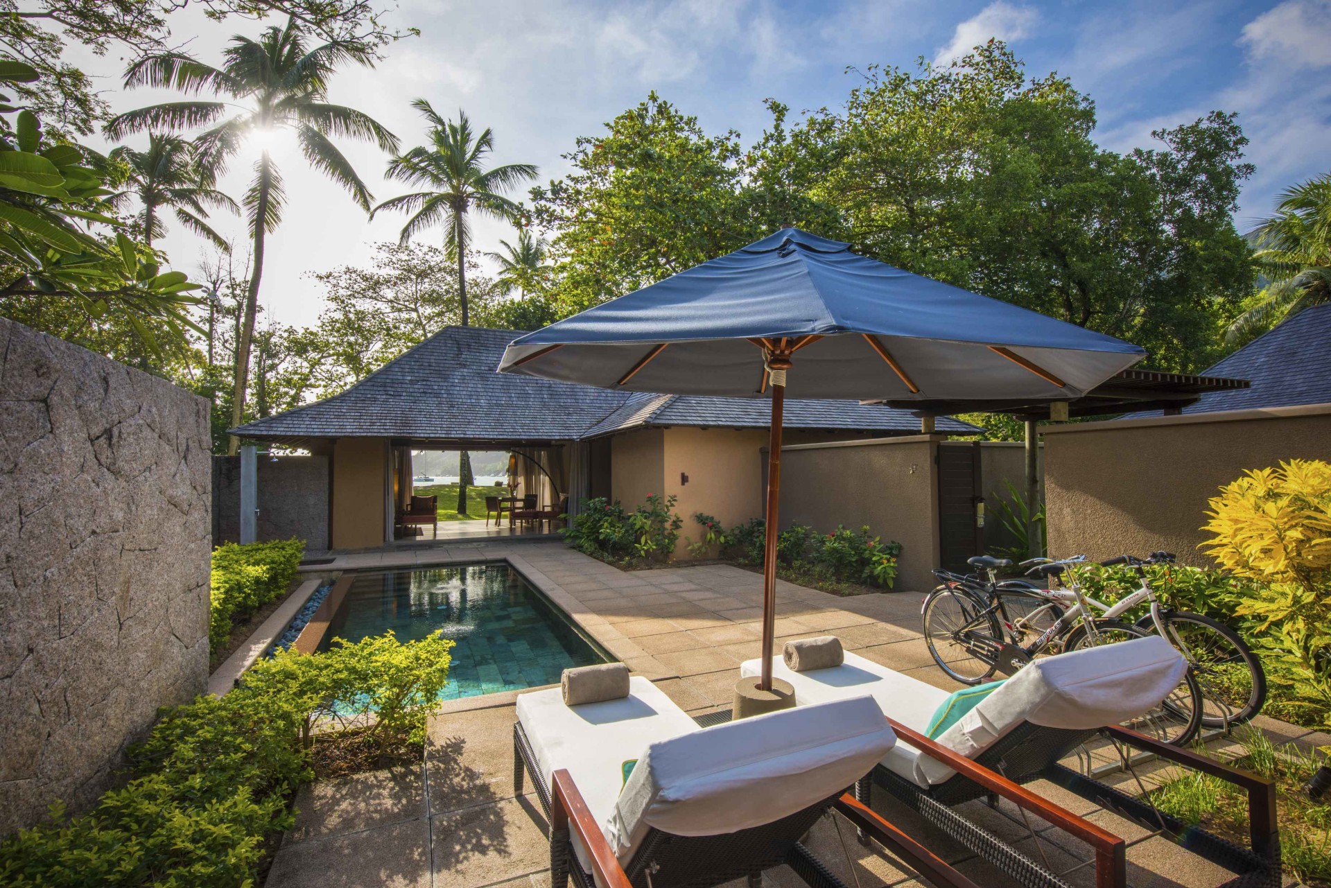 Innenhof der Beach Villa Pool