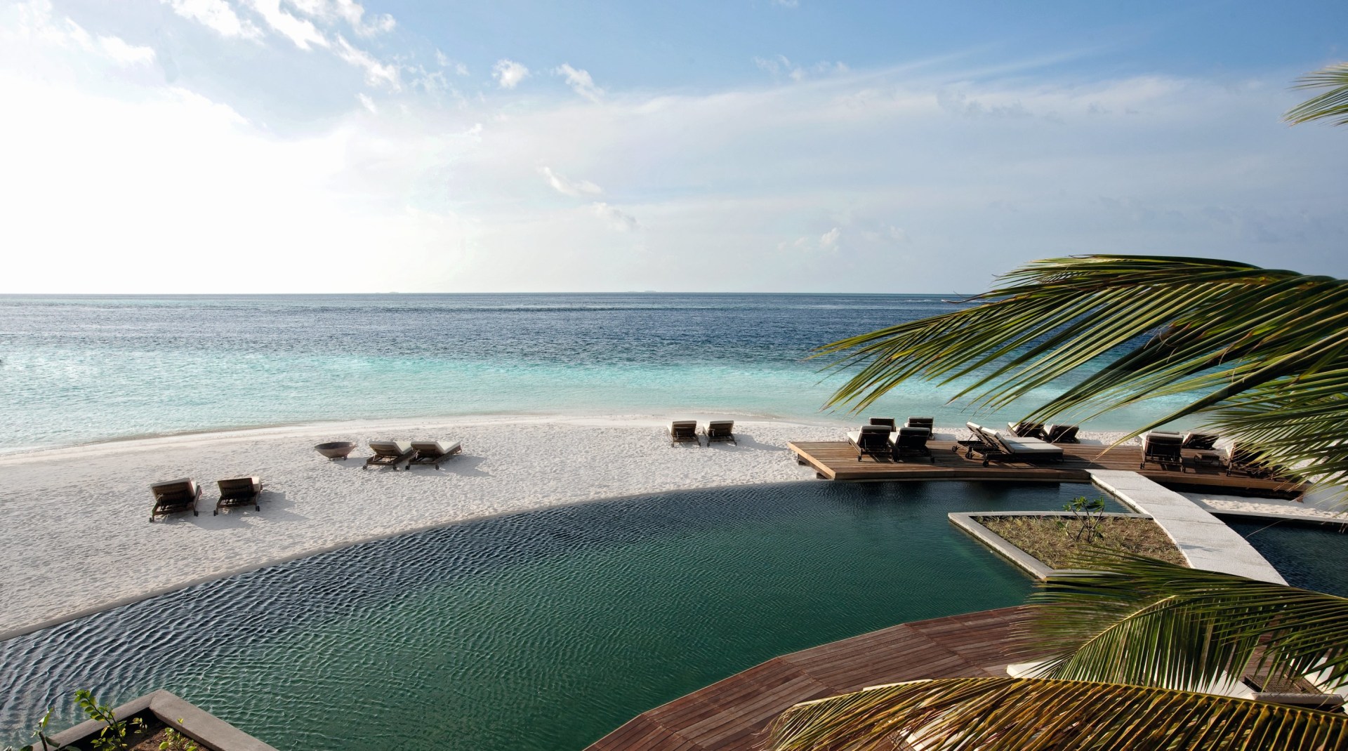 Strand Panorama des Constance Moofushi Maldives