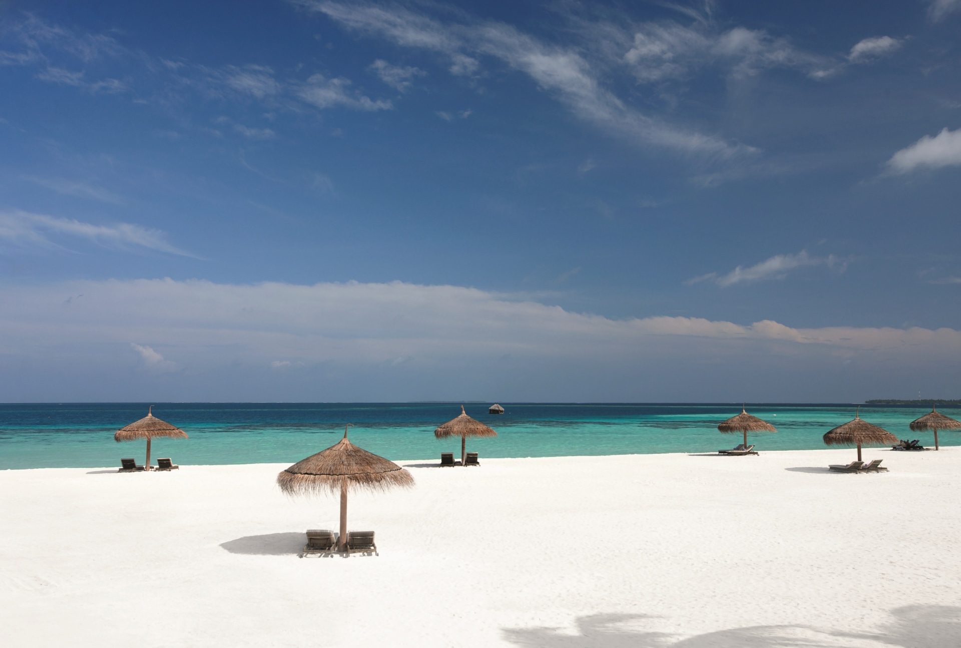 Meer und Strand des Constance Moofushi Maldives