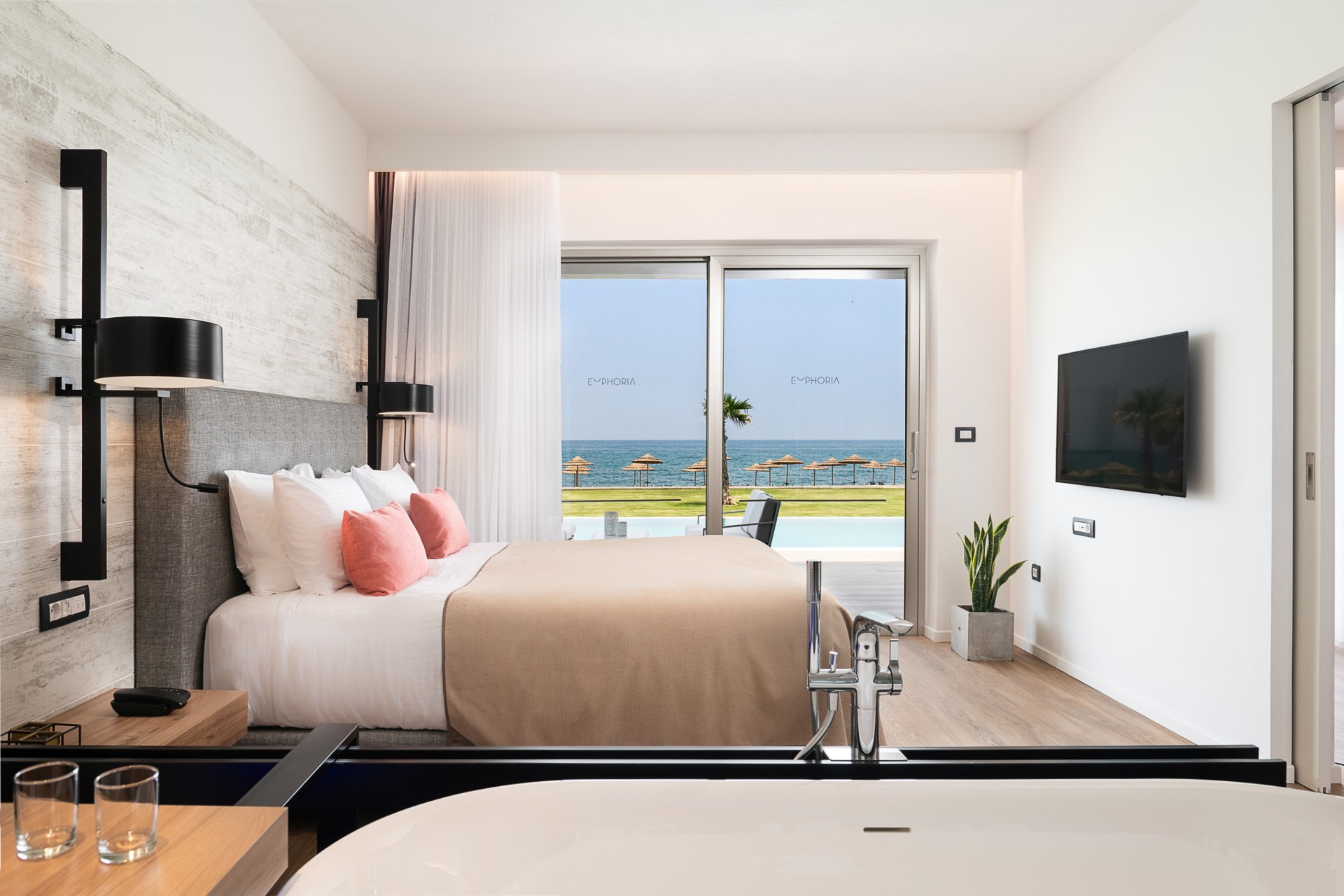 Innenansicht des Schlafbereiches der Euphoric Suite des Euphoria Resorts