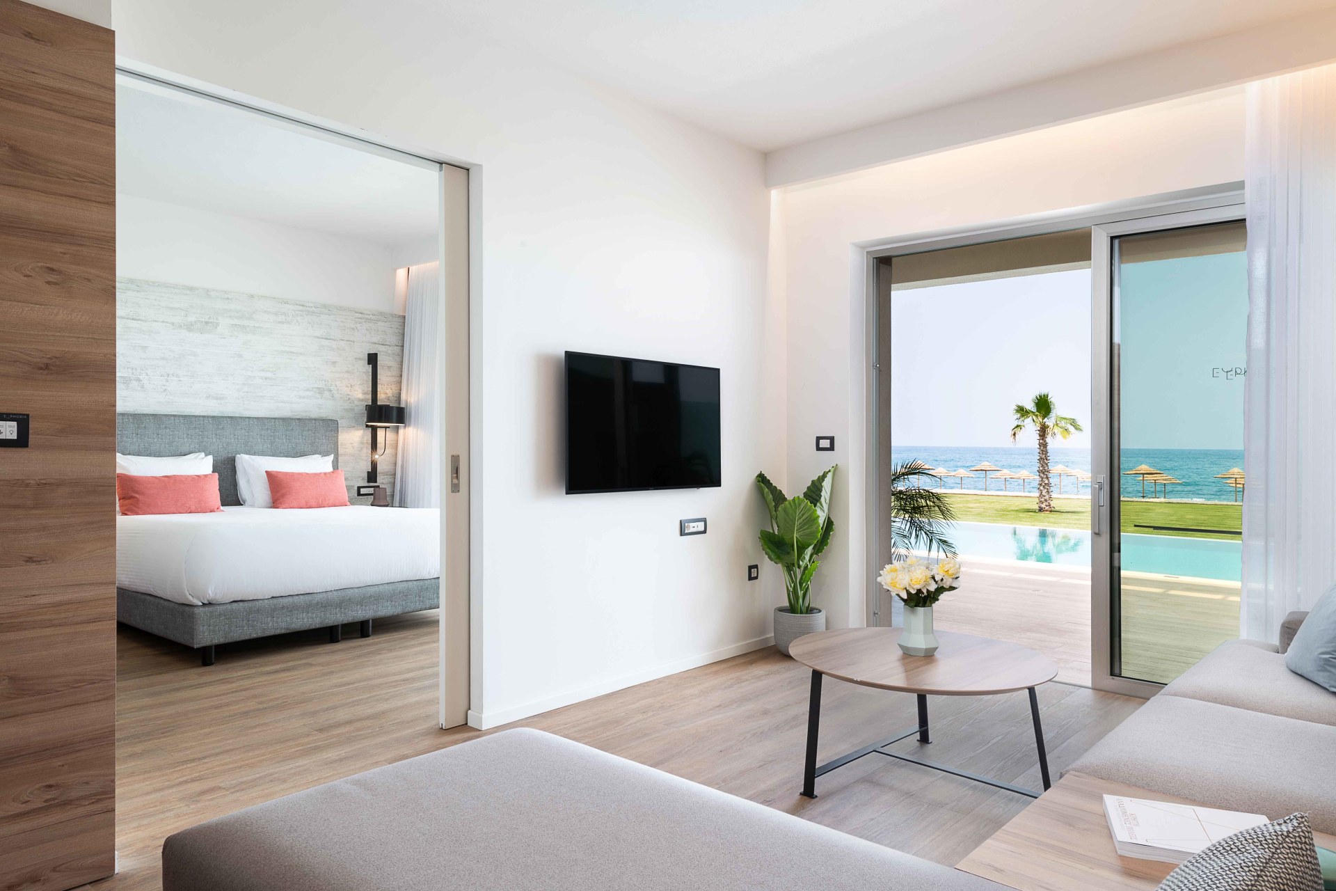 Innenansicht des Wohnbereiches der Euphoric Suite des Euphoria Resorts