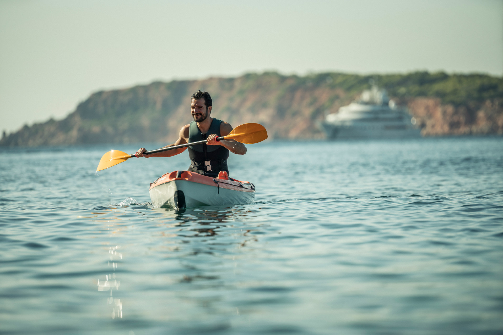 Kayaking im Four Seasons Astir Palace Hotel