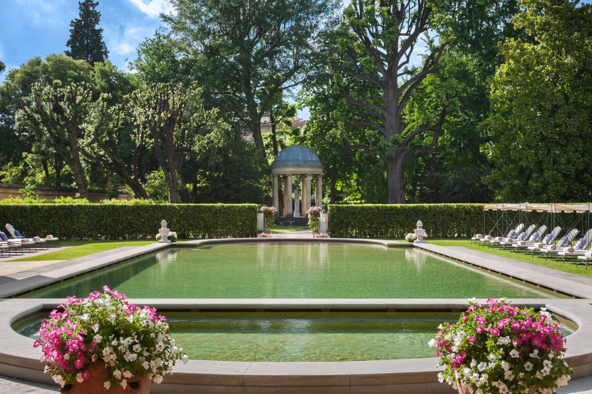 Garten mit Pool