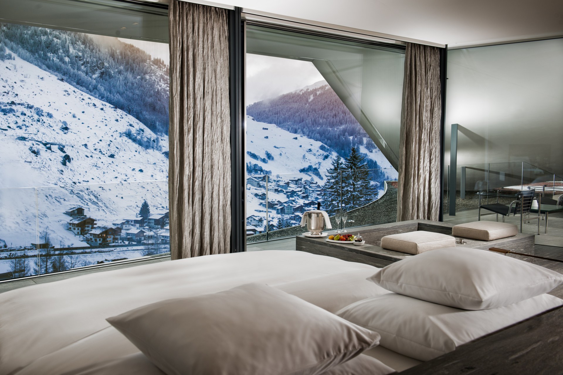 Presidential Suite im Winter des 7132 Vals Hotel 