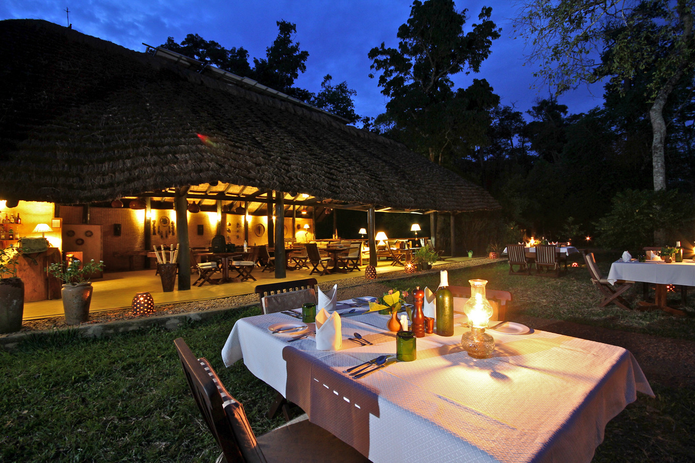 Abendessen im Ishasha Wilderness Camp